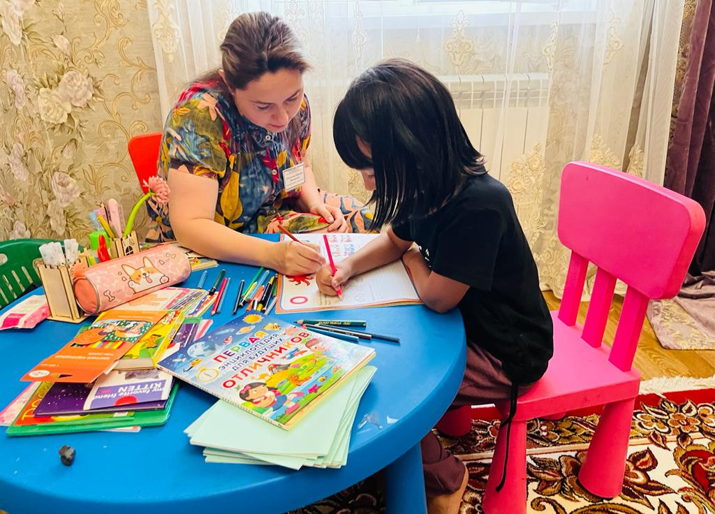 Специалист приняла участие в акции «Помоги собраться в школу»